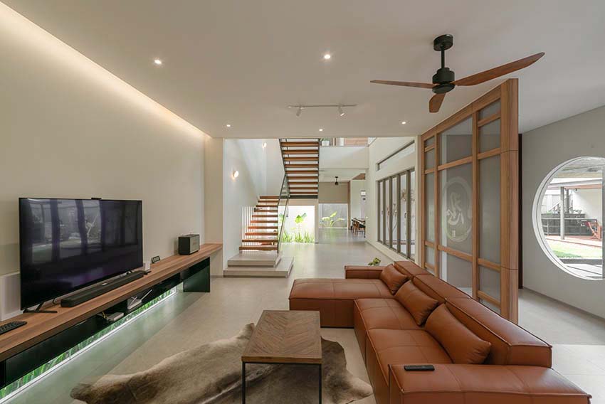 RM House feature