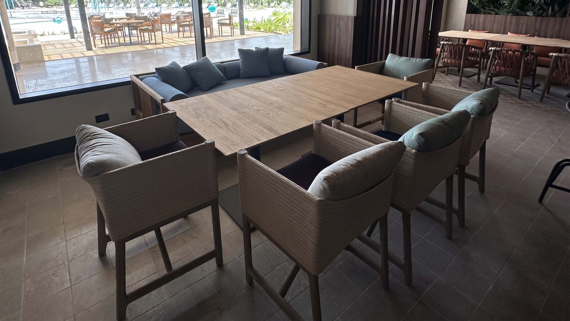 Hilton Hotel - Zemi Restaurant feature